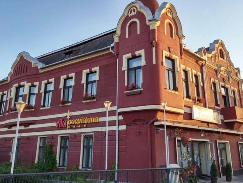 Vila Corviniana, etalon în ospitalitate - experiență completă de cazare și gastronomie în apropiere de Castelul Corvinilor 