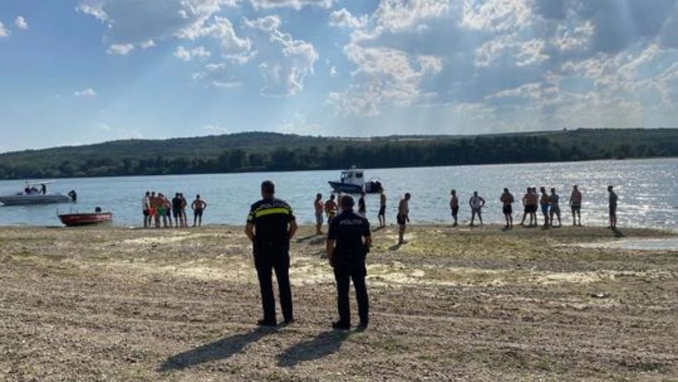 Adolescent de 16 ani, căutat în Dunăre. Intervin scafandrii, un elicopter SMURD și o navă a Poliției de Frontieră