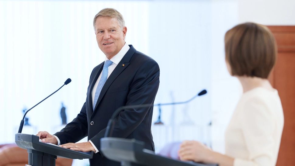 Klaus Iohannis, bănuit că și-a făcut o operație estetică. Ce spun specialiștii și cum au reacționat românii