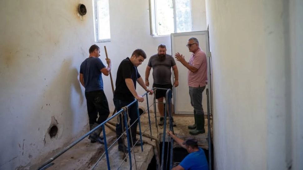 A fost reluată alimentarea cu apă în comuna Ostra. Preşedintele CJ Suceava: ”În primele două zile apa nu este potabilă”