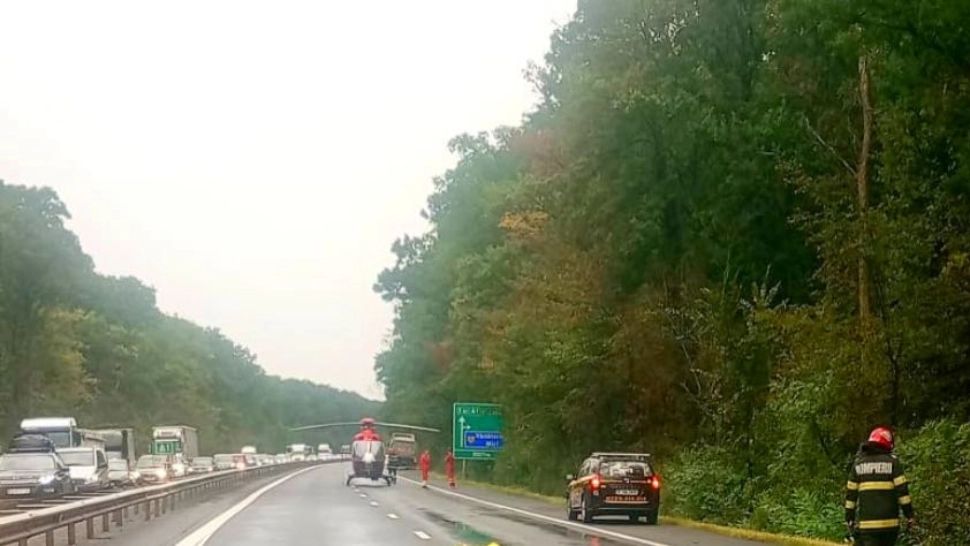 Tragedie pe autostrada București- Pitești. Doi pietoni au murit, după ce au fost spulberați: cuplul s-ar fi aruncat intenționat în fața TIR-ului - FOTO