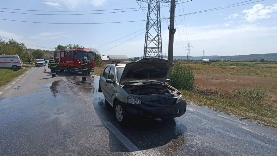 Grav accident rutier după ce un șofer a ieșit din curte fără să se asigure: victimele sunt două persoane