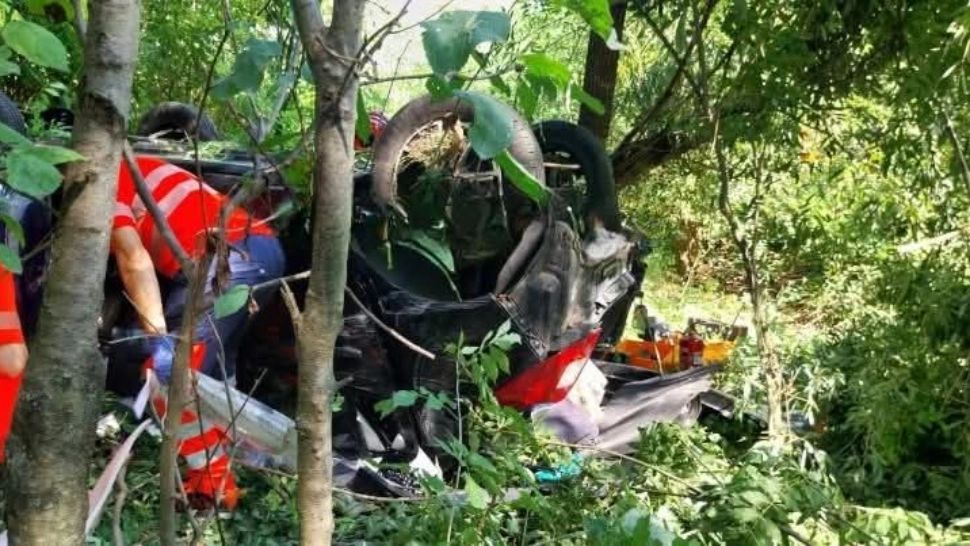 Soț și soție, morți într-un teribil accident, după ce mașina a rămas fără frână. Cei doi se duceau la un parastas