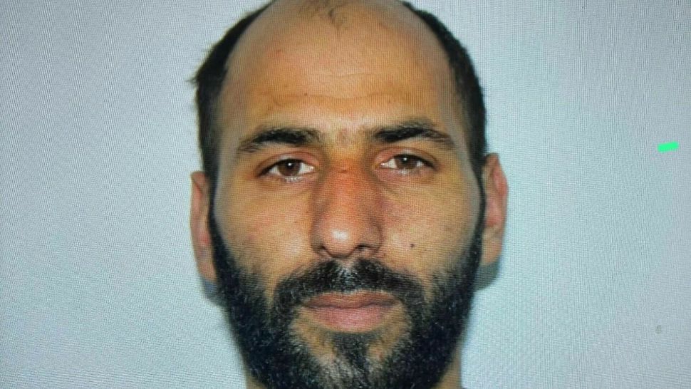 Deținut periculos, evadat din Penitenciarul Mărgineni – autoritățile sunt în alertă. Cine l-a văzut este rugat să sune la 112