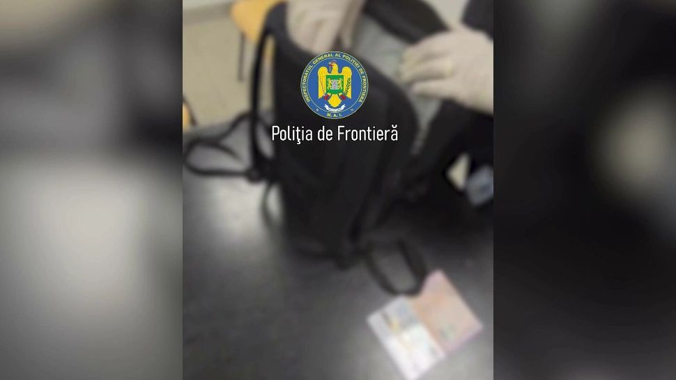 Român - săltat de pe aeroport după ce a fost prins cu euro falși