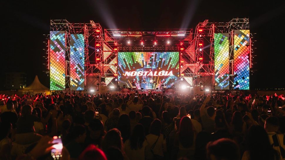 Cel mai mare dans de Asereje are loc la NOSTALGIA Litoral 2025, între 29 și 30 august, pe plaja La Nueva Cucaracha, din Mamaia