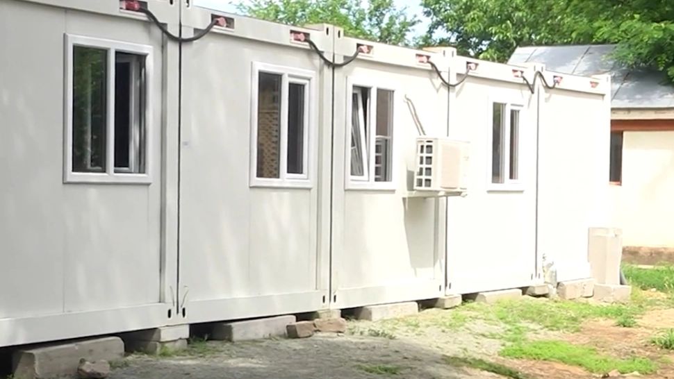 Școli fără avize, elevii sunt așteptați în containere. Situație revoltătoare în județul Maramureș