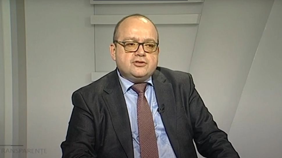 O nouă surprinză pe lista scurtă pentru șefia SRI. Cine este Valentin Naumescu, omul pe care Nicușor Dan l-ar dori în fruntea serviciilor - SURSE 