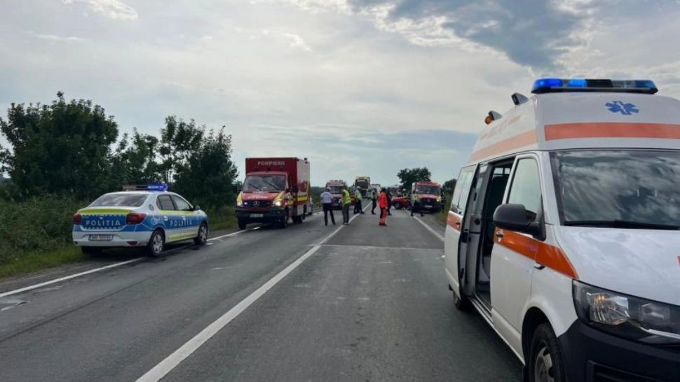  Trafic îngreunat pe A4, în județul Constanța. Accident grav între un TIR și o dubiță 