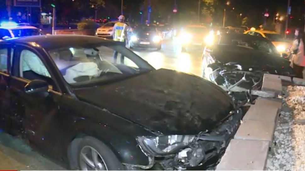 Accident rutier într-o mare intersecție din București. Două mașini s-au izbit VIOLENT: o mamă și bebelușul de 5 luni, printre victime