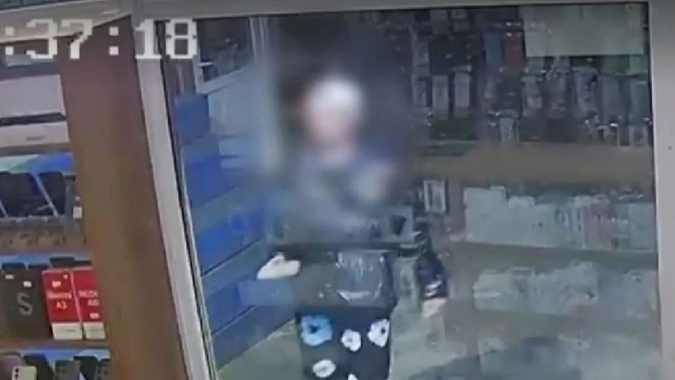 Tânăr din Alexandria, prins după ce s-a lăudat pe TikTok că a spart un magazin de telefoane