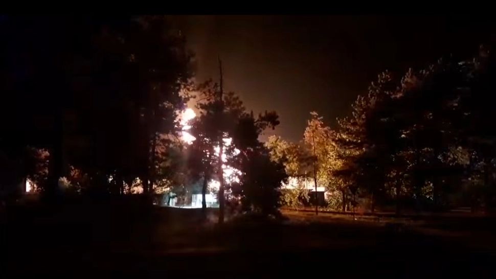 Alertă de explozie la Amara, Ialomița, după ce o echipă de muncitori a lovit o pungă de gaze. S-a format un crater uriaș, 270 de persoane evacuate. Situația s-a agravat în cursul serii - VIDEO