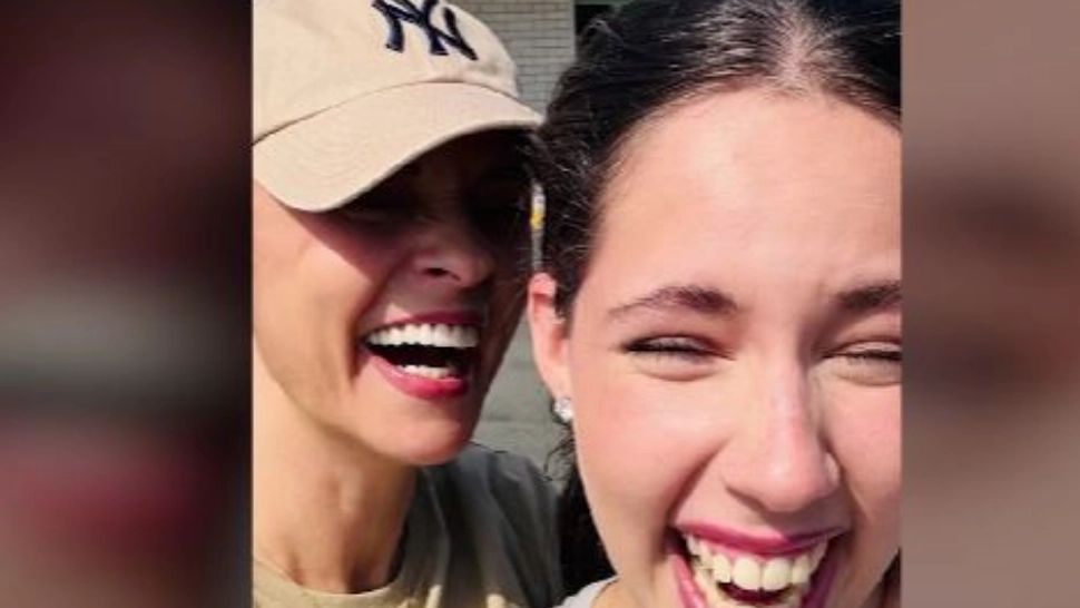 Andreea Marin a decorat camera de cămin, din America, a fetei sale. Cum arată campusul universității ales de Violeta