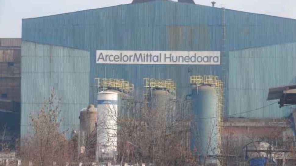 Criza e aici: ArcelorMittal Hunedoara oprește temporar producția. Prețurile ridicate la energie, printre problemele care au pus pe butuci gigantul siderurgic