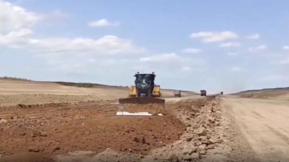 Avertisment sumbru: autostrăzile riscă să rămână fără fonduri. Cum pune Bolojan frână marilor proiecte din infrastructură?