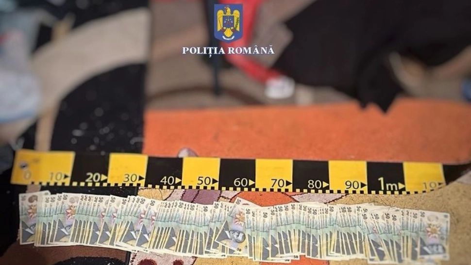 Trei bărbați reținuți după un furt de 30.000 de euro la Târgu Mureș. O parte din bani, găsită îngropată sub podea