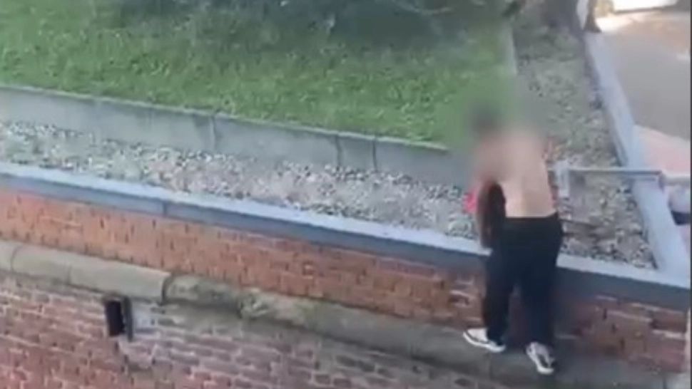 Tentativă de suicid la Bastionul din Timișoara. Un bărbat de 36 de ani a amenințat că se aruncă de pe clădire