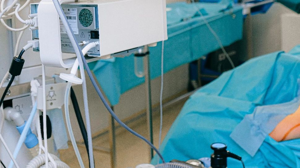 O femeie care a fost declarată moartă timp de câteva minute a revenit la viață. Ce a povestit a uimit pe toată lumea