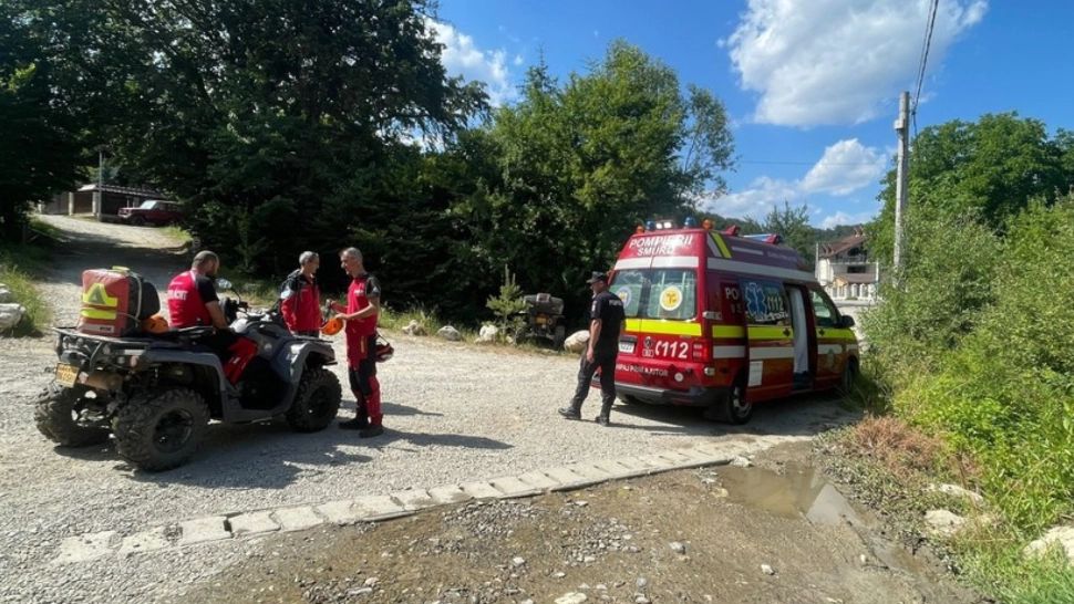 Fetiță muşcată de câini în zona montană din judeţul Braşov. Salvamont: ”Atenţie la câinii de stână!”