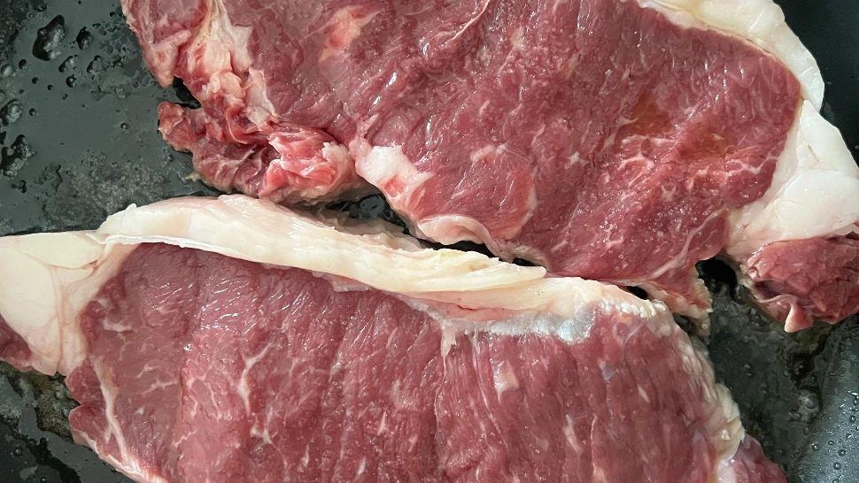 Consumul excesiv de carne poate afecta aceste organe. Ce susțin specialiștii