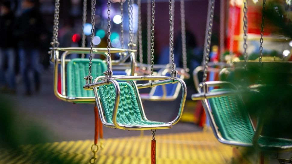 Accident grav la un parc de distracții din Costești: șapte copii răniți după prăbușirea unui carusel