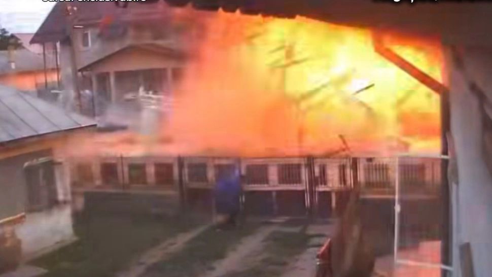 Explozie devastatoare într-o localitate din Dâmbovița. Casele s-au zguduit, iar oamenii  au crezut că este un bombardament - VIDEO