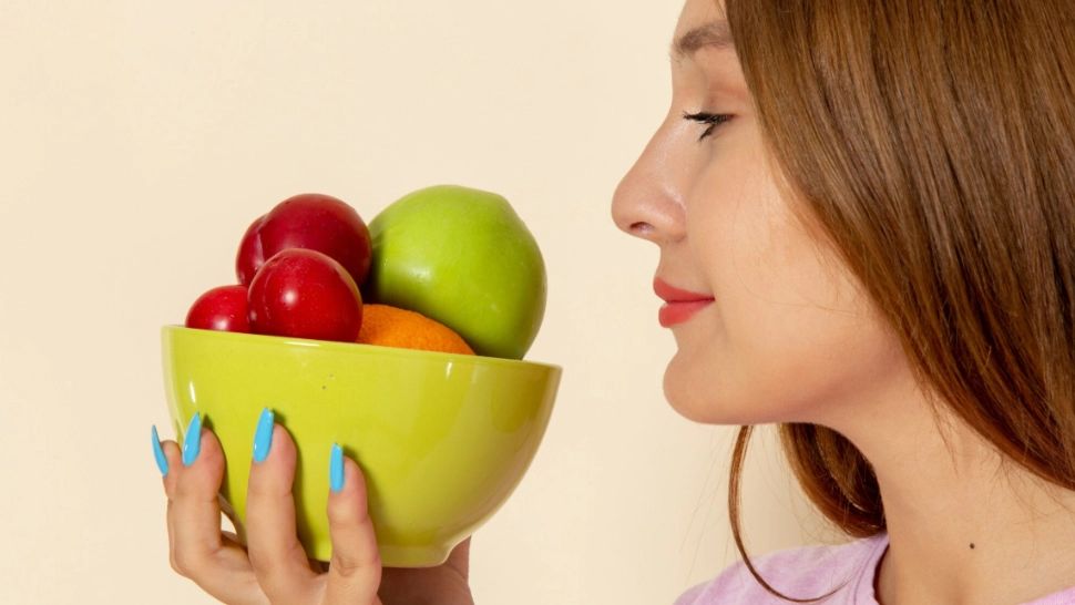 Trei ingrediente simple cu care poți îndepărta pesticidele de pe fructe și legume. Orice gospodină le are în bucătărie