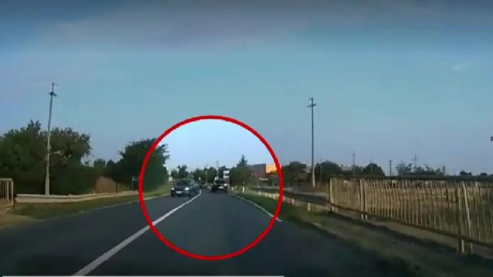 Șofer periculos, surprins pe DN25 în Galați: a intrat pe contrasens, a lovit un autoturism și a fugit de la locul accidentului
