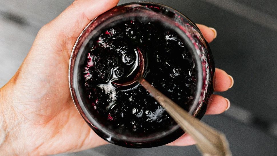 Gem de coacăze cu mure. Desertul versatil pe care trebuie să-l prepari și tu