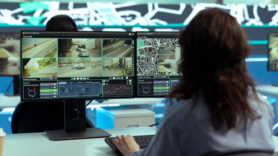 Putin a scos arma digitală împotriva migranților. Străinii se vor afla sub monitorizare GPS în permanență