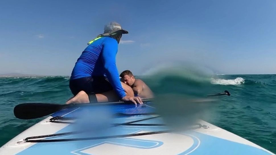 Familie de români, salvată de la înec în Grecia. Întregul moment a fost filmat - VIDEO 