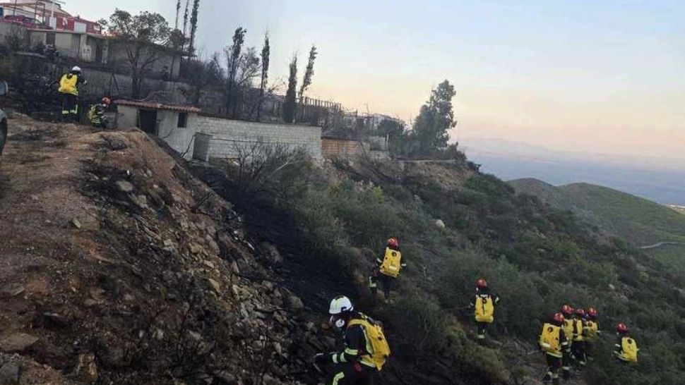 Pompierii români, chemați din nou în ajutor în Grecia: intervin la un incendiu de amploare lângă Atena