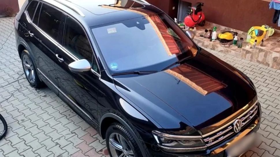 Turiști români prădați în Grecia: mașină furată din curtea cazării, în toiul nopții