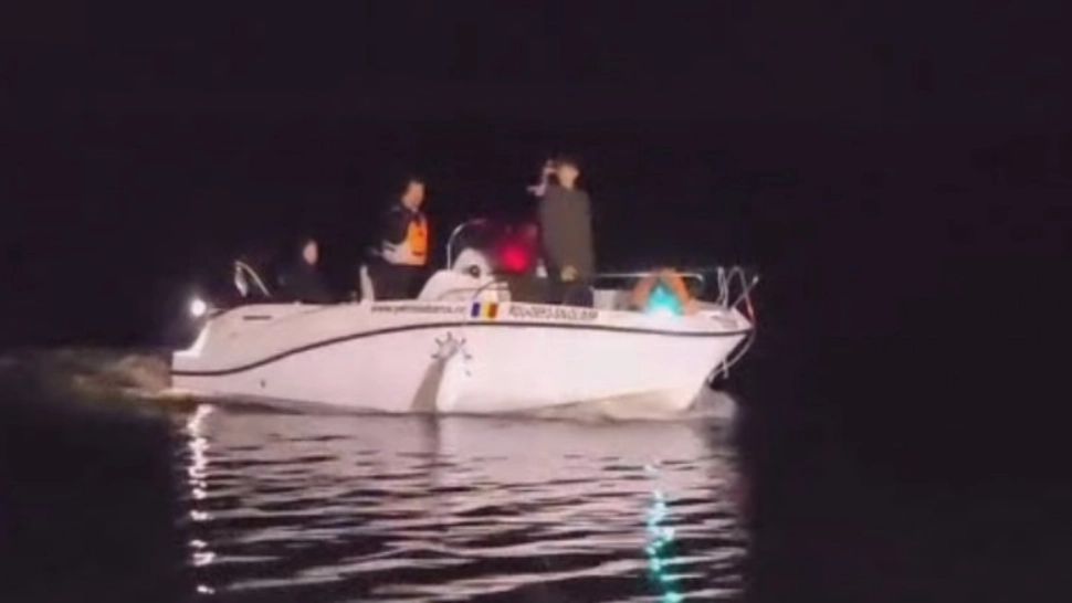 Furtuna a făcut prăpăd în țară. Trei oameni au murit, zeci de autoturisme au fost avariate, iar traficul feroviar a fost afectat - VIDEO