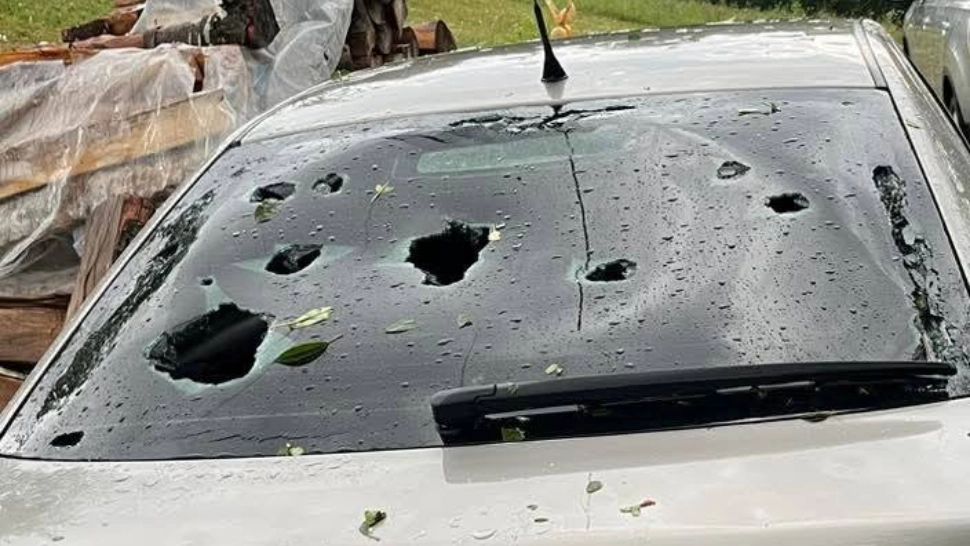 Grindină cât mingea de tenis a făcut ravagii în Covasna. Întorsura Buzăului, epicentrul vijeliilor apocaliptice FOTO/VIDEO