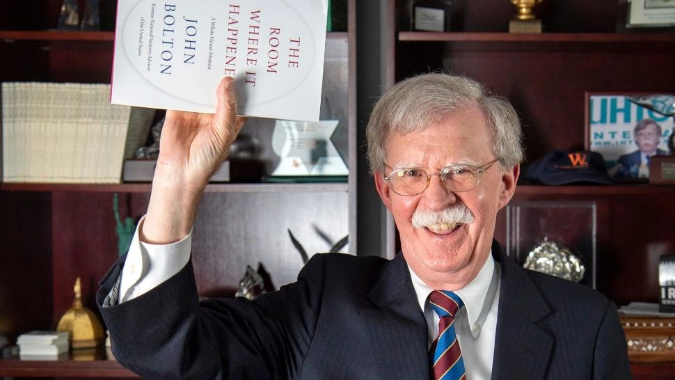 Donald Trump a trimis FBI să controleze casa unui fost consilier de-al său VIDEO