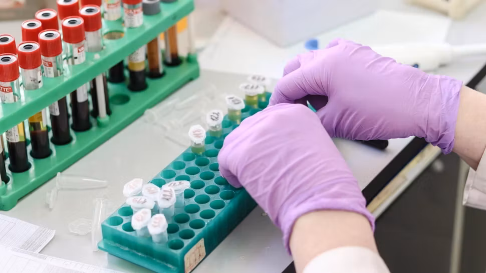 Alertă medicală: primul caz uman confirmat cu parazitul care distruge țesuturile