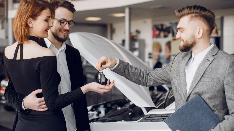 Se schimbă legea pentru cei care vând sau cumpără o mașină. Ce obligații sunt prevăzute în noul act normativ