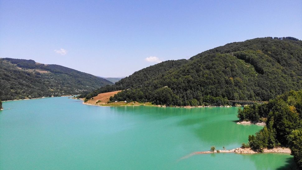 O nouă stațiune de lux prinde contur, la numai o aruncătură de băț de București. Promite să fie un adevărat Lac Como de România