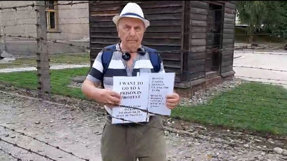 Un român persecutat de către Securitate își cere dreptatea în fața Memorialului Auschwitz. La 35 de ani de la căderea comunismului, statul român continuă să-l batjocorească – VIDEO