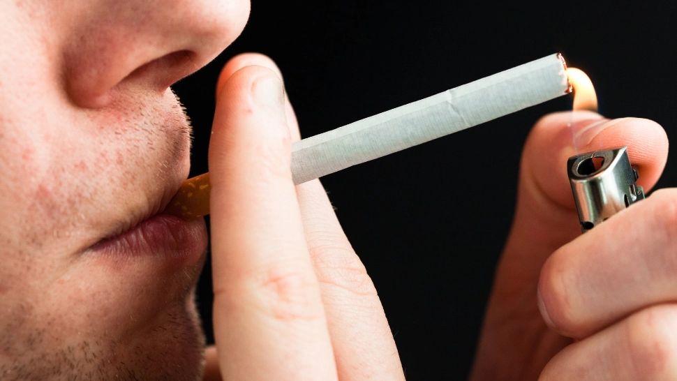 Fumatul în spații publice, INTERZIS într-un mare oraș din țară! Sunt vizate atât țigările clasice, cât și cele electronice