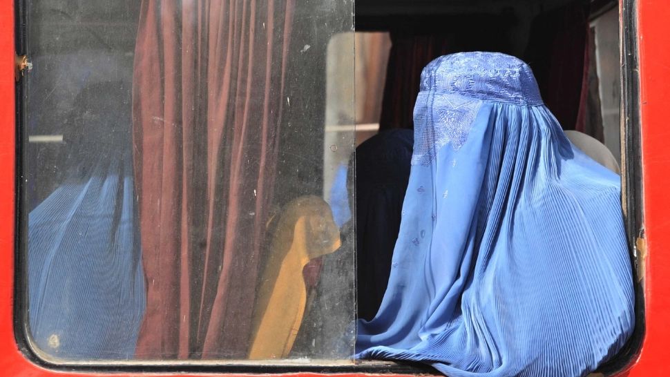 Cel puţin 50 de morţi, într-un accident rutier produs în vestul Afgansitanului: un autobuz și un camion s-au ciocnit