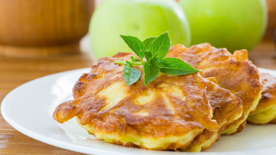 Clătite poloneze cu mere: deliciu de toamnă de care nu te vei mai sătura