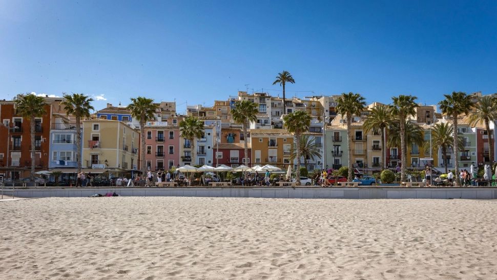 Spania a ÎNCHIS plajele într-o destinație turistică populară și printre turiștii români, din cauza unor creaturi marine periculoase