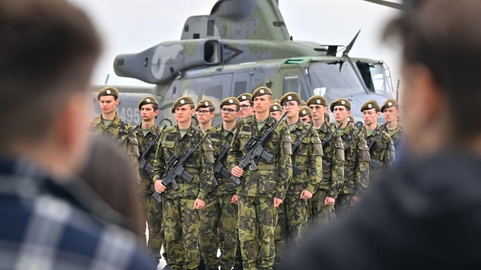 Armata unei țări europene atrage mii de voluntari datorită salariilor atractive și bonusurilor generoase