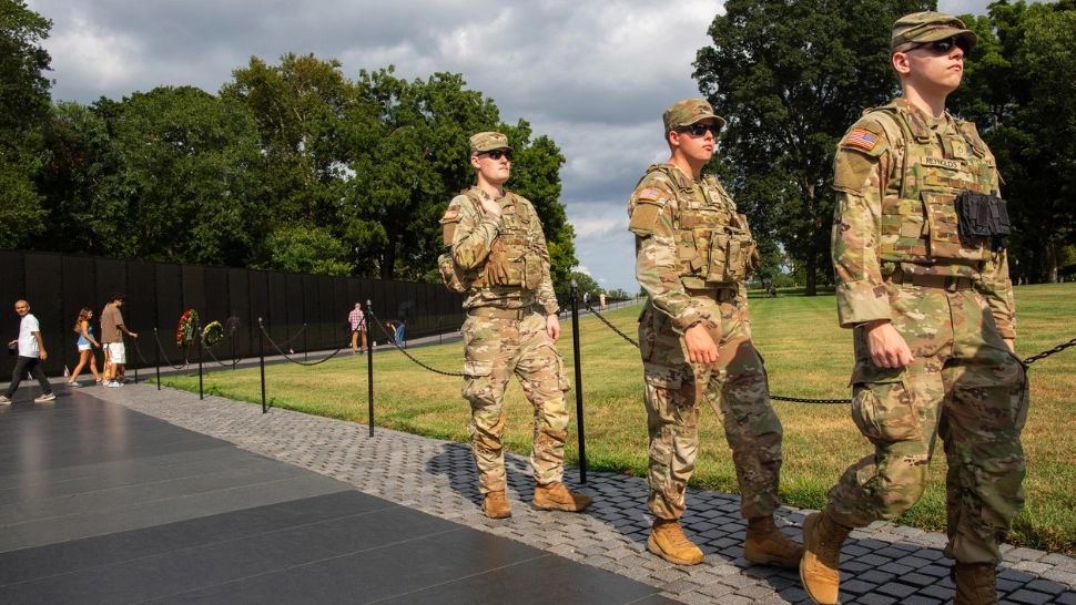 Trump a scos armata pe străzi. Capitala SUA a ajuns sub control militar