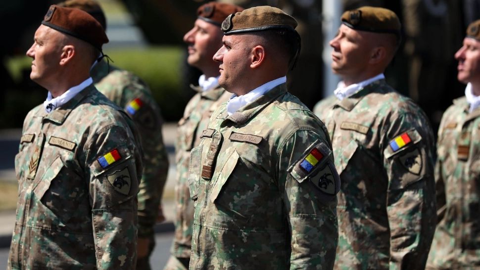 Cum vrea Ministerul Apărării să aducă tinerii în armată. Stagiul militar voluntar, anunțat de Ionuț Moșteanu