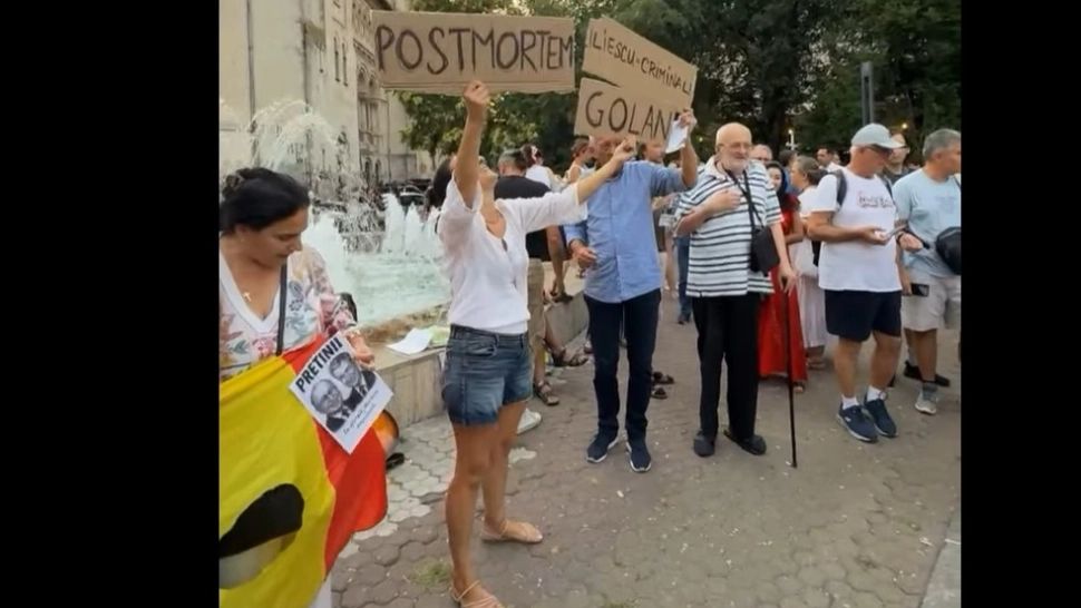 Sfidarea reziștilor. Protestează în zi de doliu național VIDEO