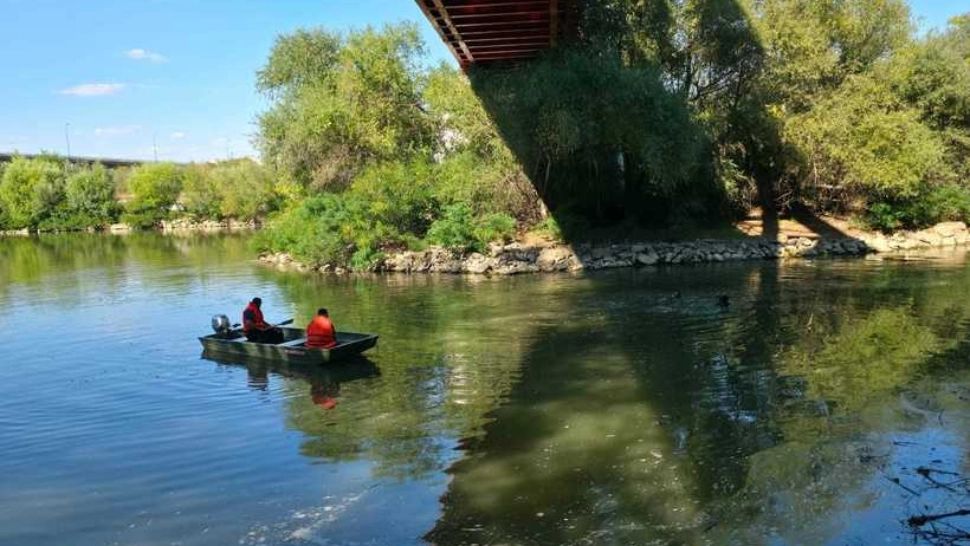 Tragedie la Arad: un tânăr de 18 ani a murit după ce a căzut în râul Mureș, o fată de 16 ani a supraviețuit