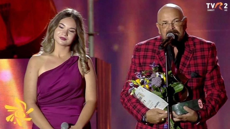 Festivalul Mamaia 2025 și-a desemnat câștigătorii. Marele Trofeu merge la „Prima iubire ești tu”, creație semnată de Adrian Daminescu - VIDEO